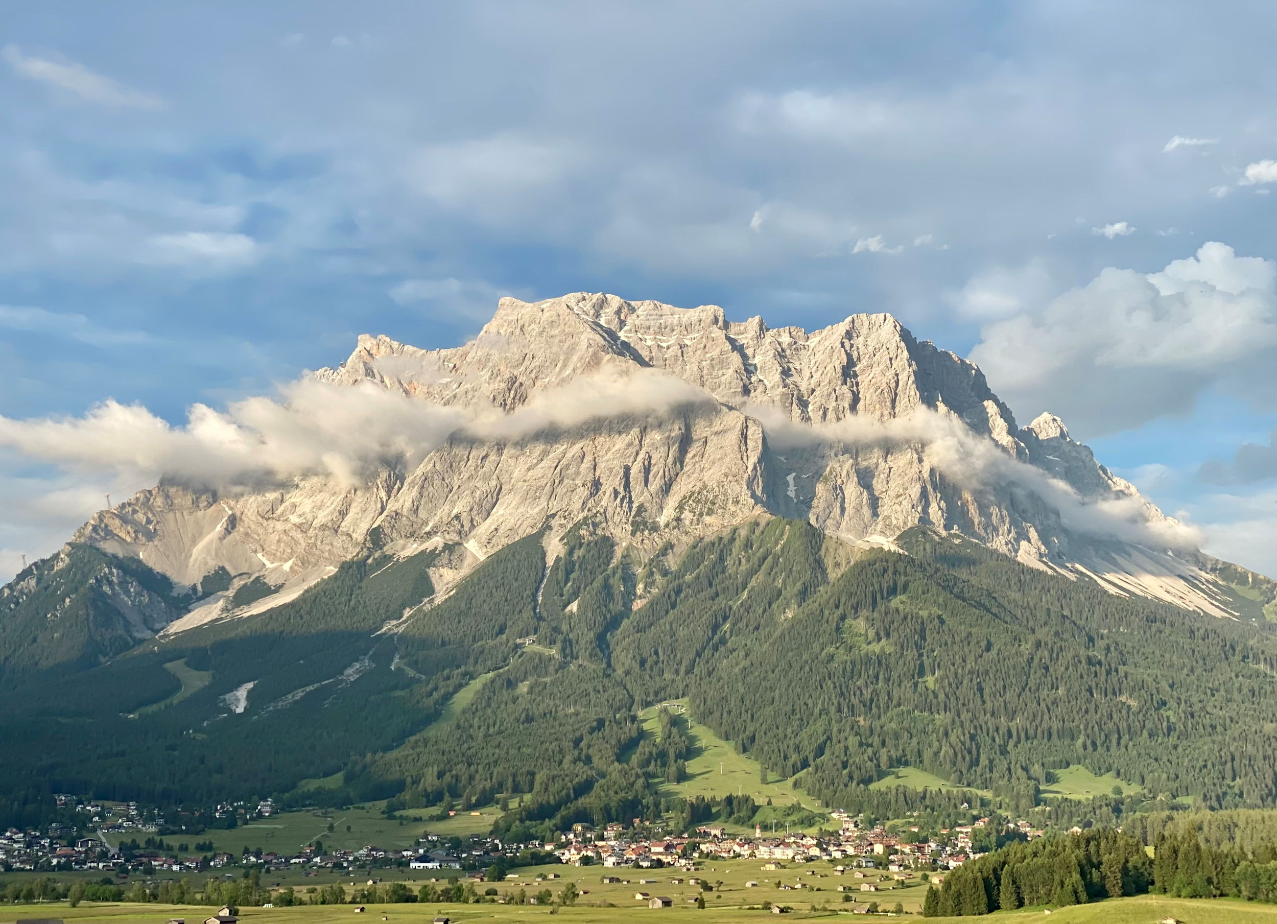 „Alpin Leadership Summit: Führung neu erleben, Gipfel neu erreichen.“